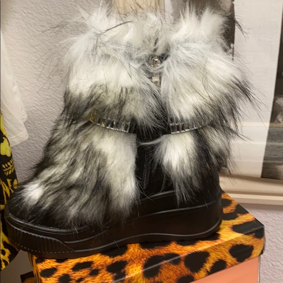 Money - Picture 2 of 3